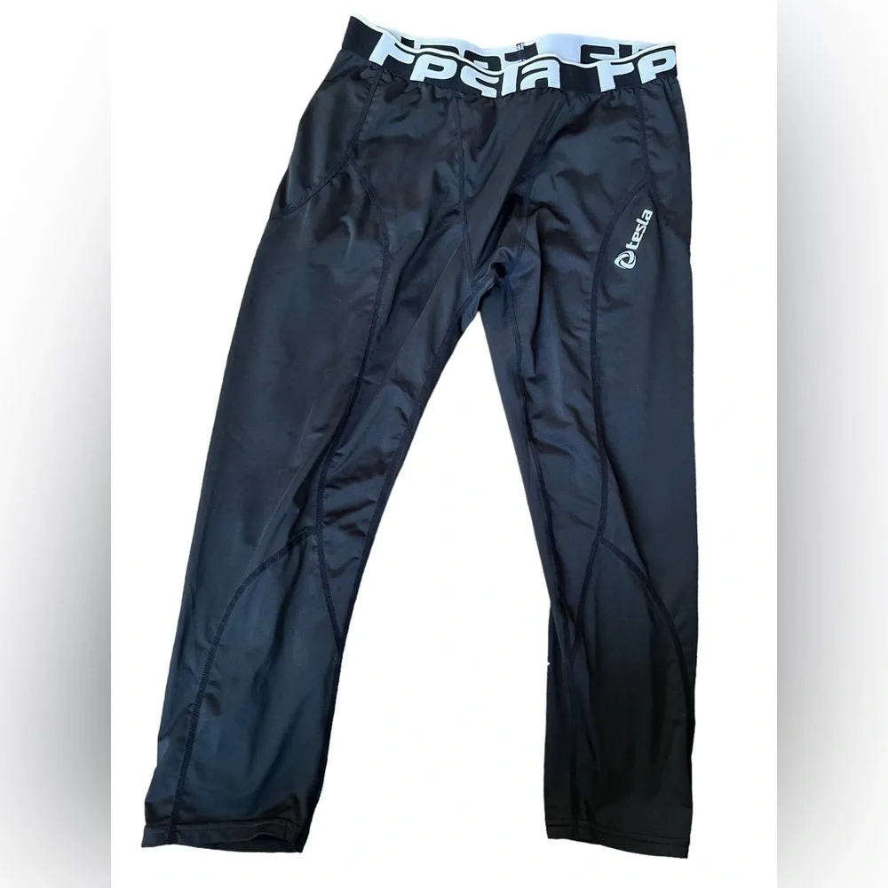 TESLA Compression 3/4 Length Baselayer leggings Mens  Size: US 2XL‎